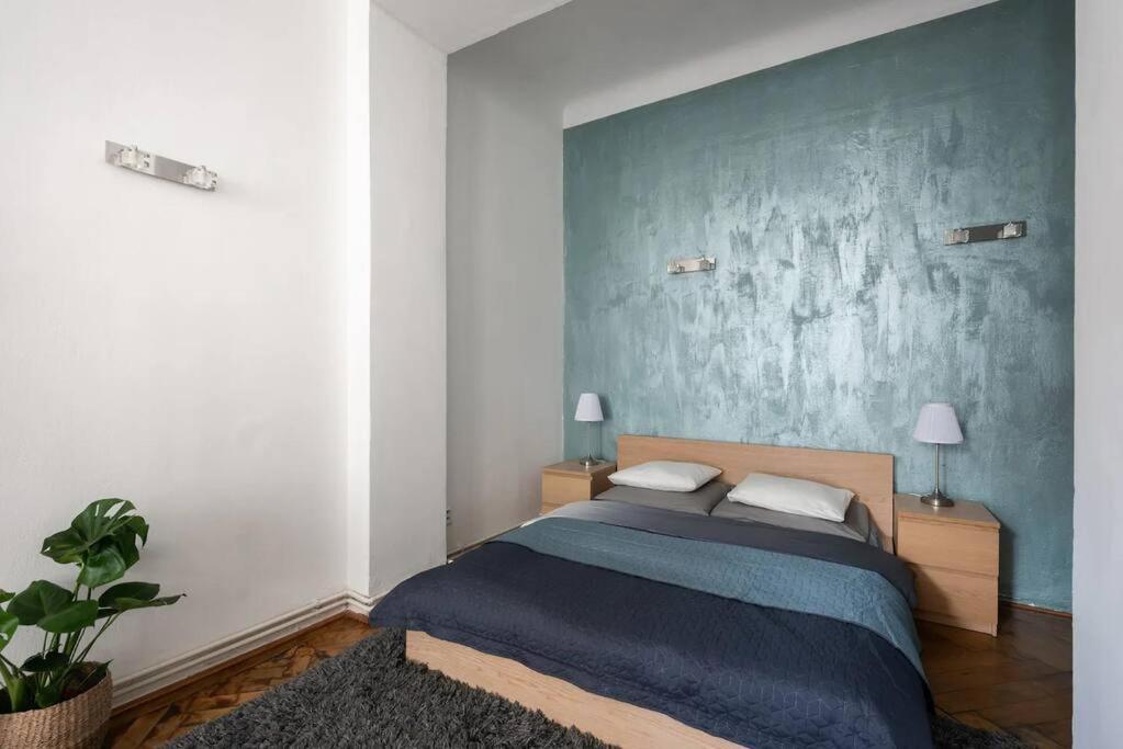 Spacious Apartment With Balcony At Wenceslas Sq Prag Dış mekan fotoğraf