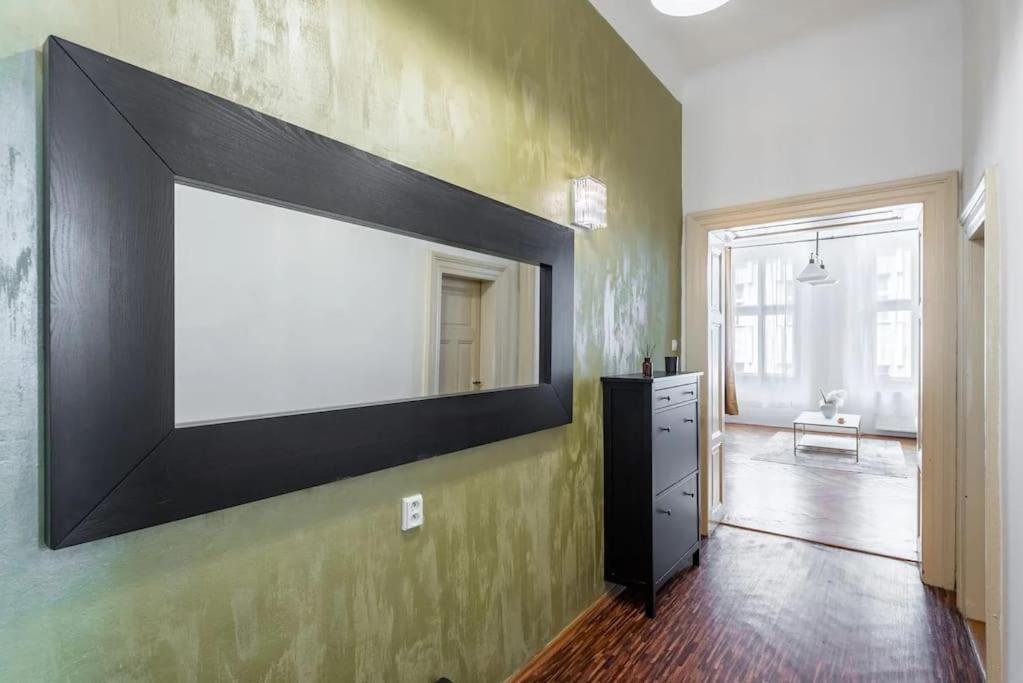 Spacious Apartment With Balcony At Wenceslas Sq Prag Dış mekan fotoğraf